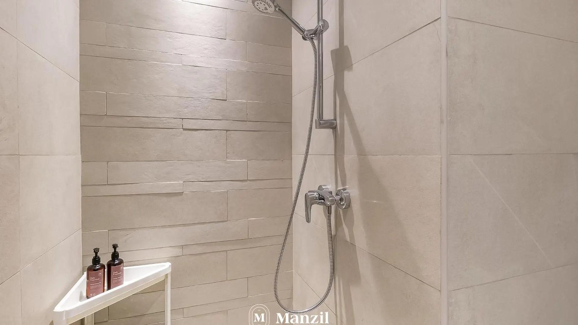 Elegant Studio W Balcony View Near Downtown Dubaj Apartament