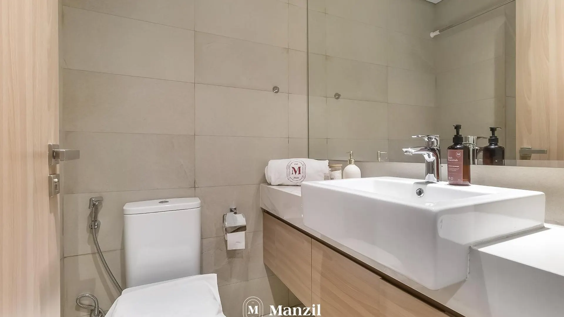 Elegant Studio W Balcony View Near Downtown Dubai