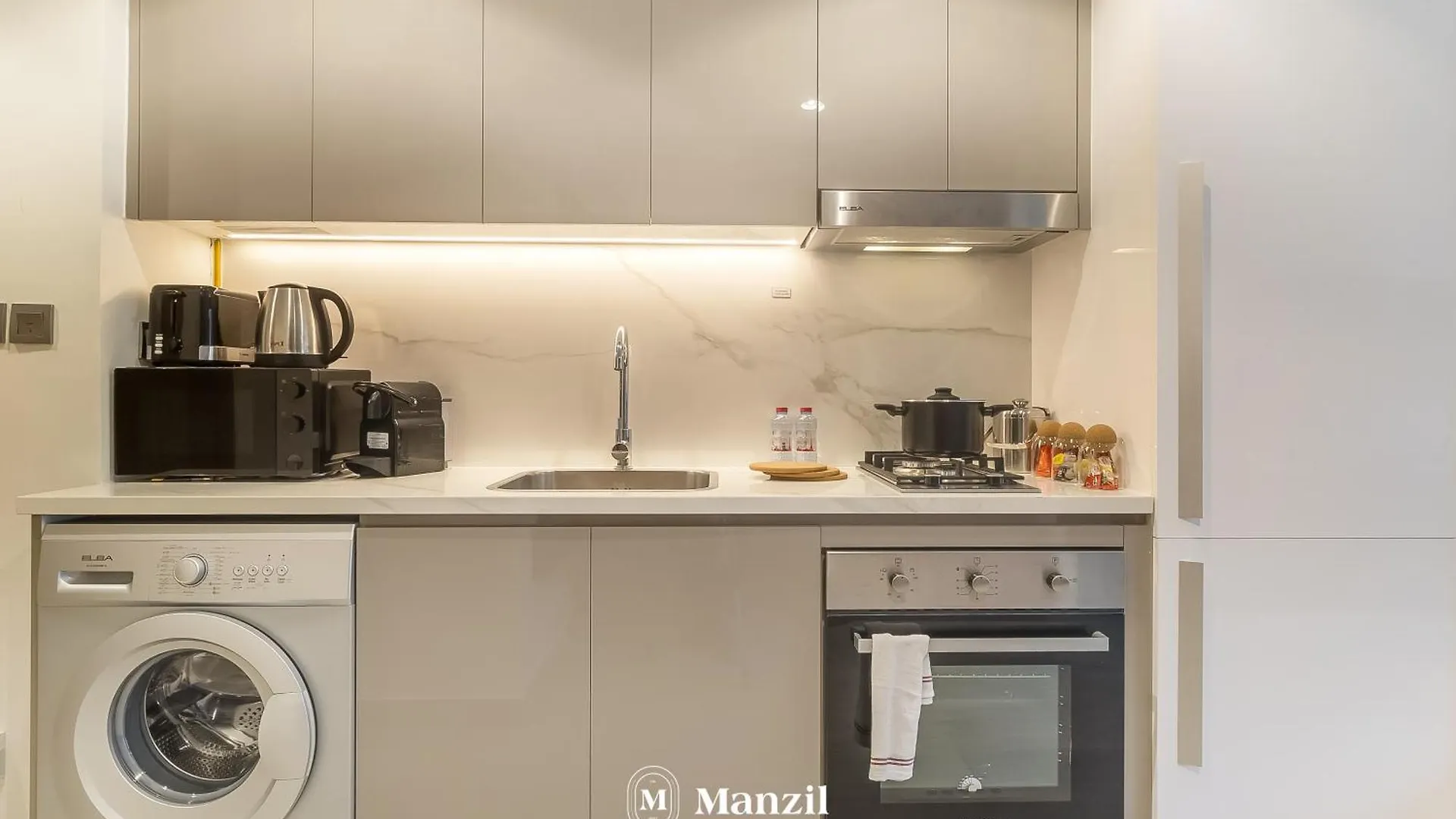Elegant Studio W Balcony View Near Downtown Dubai 0*,